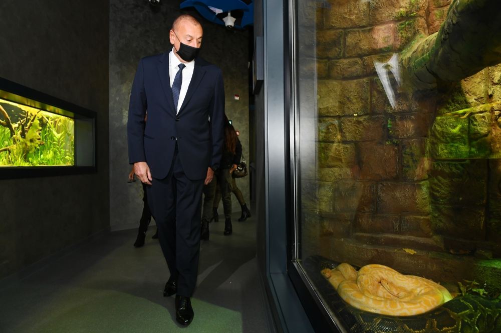 President Ilham Aliyev and First Lady Mehriban Aliyeva attend inauguration of Baku Zoological Park after reconstruction (PHOTO)