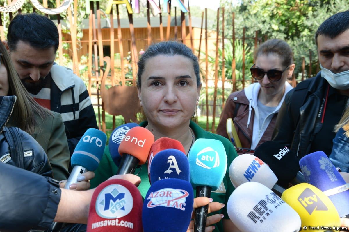 Первыми посетителями Бакинского зоопарка стали дети шехидов и воспитанники детдомов (ФОТО)