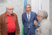 О личном опыте и вдохновении - встреча с российским писателем в Баку (ФОТО)