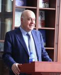 Как в Баку "воздвигли бронзовый памятник" Натигу Расулзаде (ФОТО)