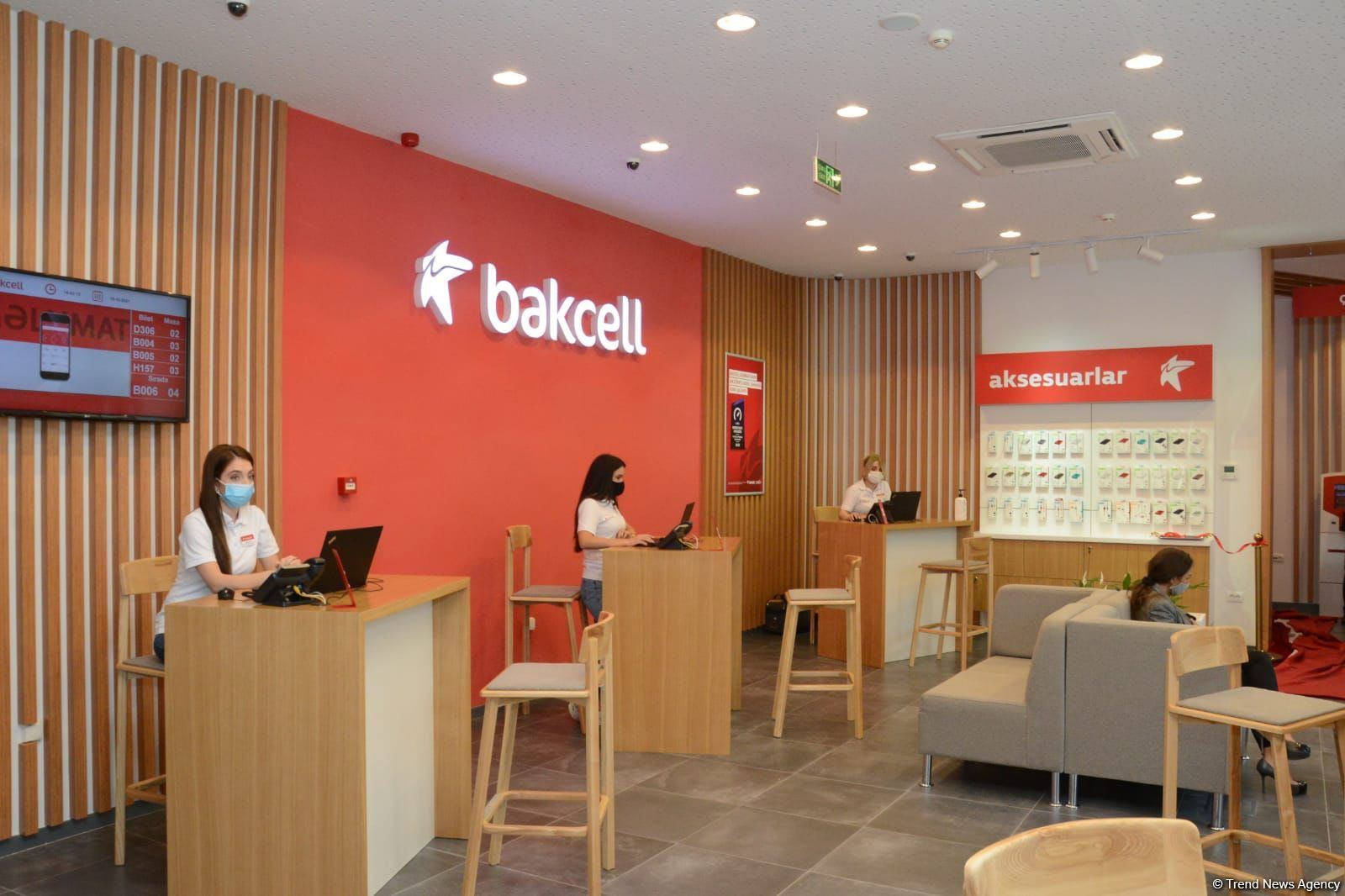 В Баку состоялось открытие нового концептуального магазина Bakcell (ФОТО)