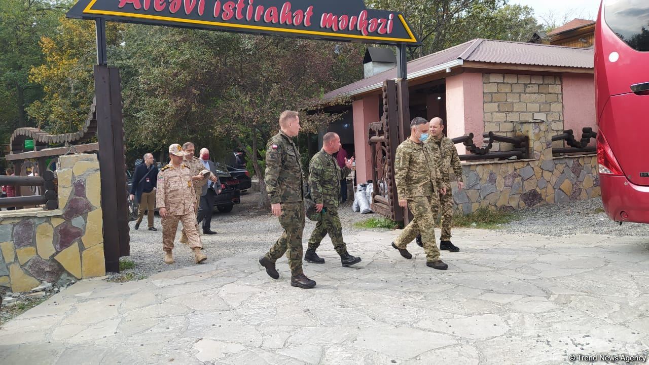 Начался визит представителей дипкорпуса в Суговушан (ФОТО)