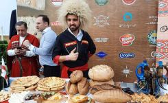 На Каспийском берегу Баку прошел Международный фестиваль хлеба (ФОТО)