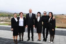 Президент Ильхам Алиев и первая леди Мехрибан Алиева встретились с представителями общественности Физулинского района, заложили фундамент Мемориального комплекса и восстановления города (ФОТО)