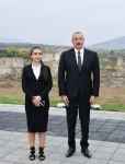 Президент Ильхам Алиев и первая леди Мехрибан Алиева встретились с представителями общественности Физулинского района, заложили фундамент Мемориального комплекса и восстановления города (ФОТО)
