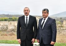 Президент Ильхам Алиев и первая леди Мехрибан Алиева встретились с представителями общественности Физулинского района, заложили фундамент Мемориального комплекса и восстановления города (ФОТО)