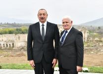 Президент Ильхам Алиев и первая леди Мехрибан Алиева встретились с представителями общественности Физулинского района, заложили фундамент Мемориального комплекса и восстановления города (ФОТО)