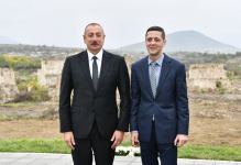 Президент Ильхам Алиев и первая леди Мехрибан Алиева встретились с представителями общественности Физулинского района, заложили фундамент Мемориального комплекса и восстановления города (ФОТО)