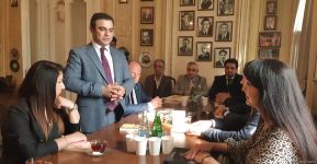 Пусть текут воды могучего Днепра, или Как звучат произведения украинских поэтов на азербайджанском (ФОТО)
