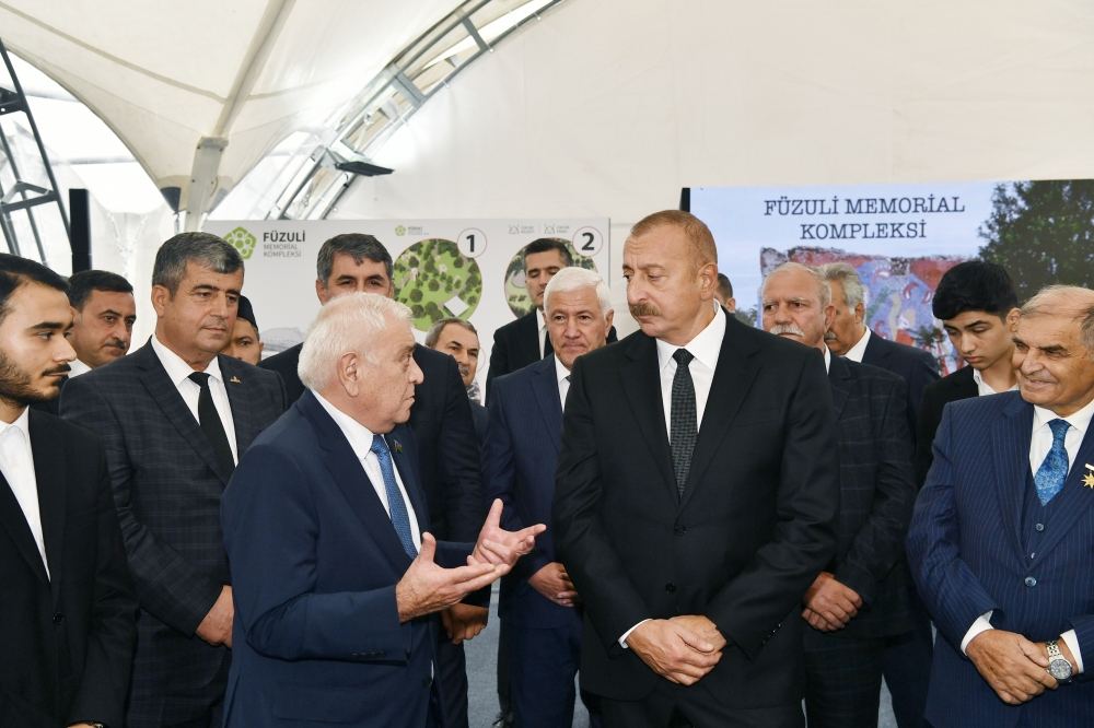 Президент Ильхам Алиев и первая леди Мехрибан Алиева встретились с представителями общественности Физулинского района, заложили фундамент Мемориального комплекса и восстановления города (ФОТО)