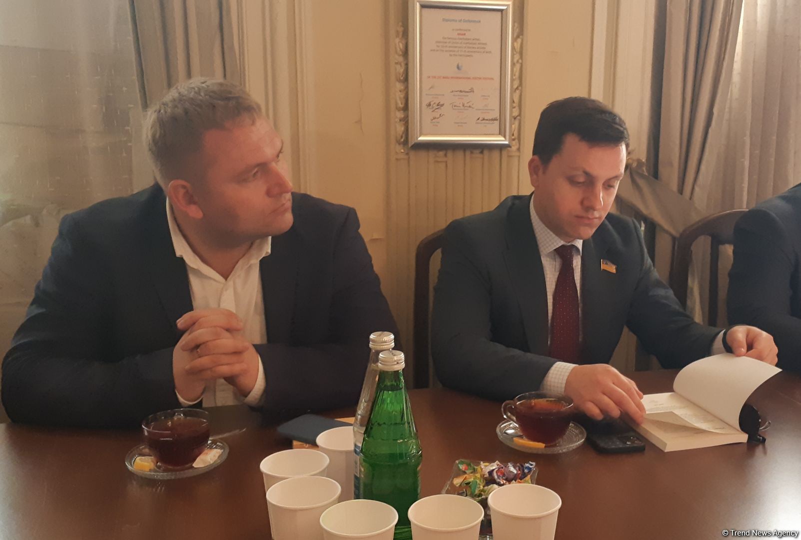 Пусть текут воды могучего Днепра, или Как звучат произведения украинских поэтов на азербайджанском (ФОТО)