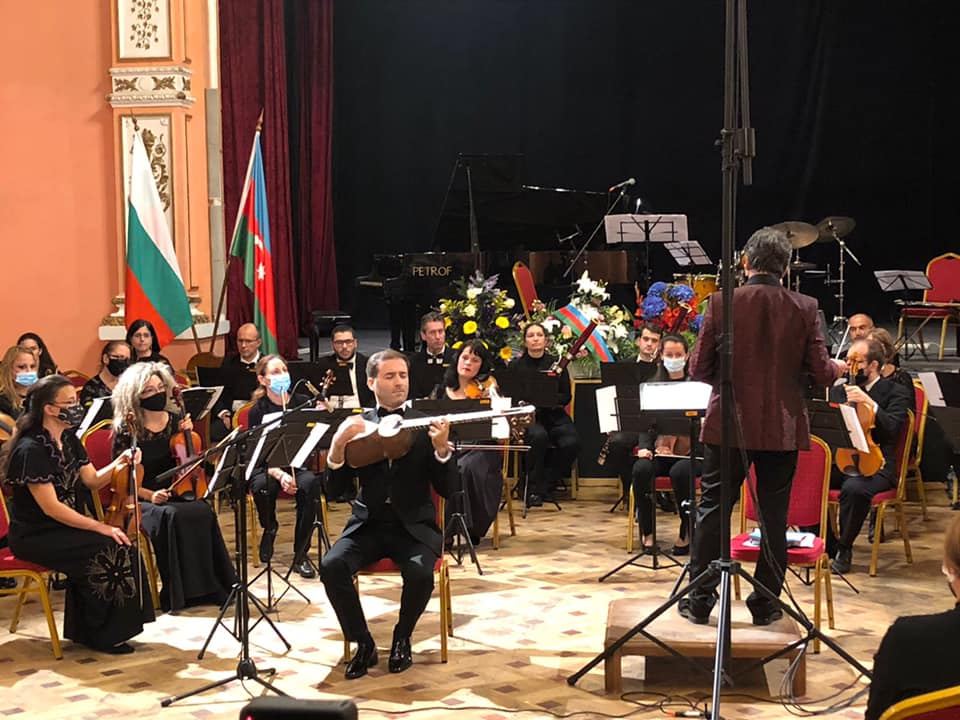 Виртуозная игра на таре - Баку и София, Восток и Запад (ВИДЕО, ФОТО)