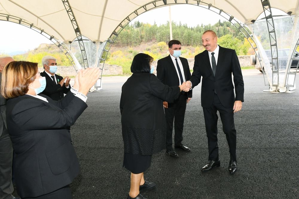 Президент Ильхам Алиев и Первая леди Мехрибан Алиева встретились с представителями общественности Зангилана (ФОТО/ВИДЕО)