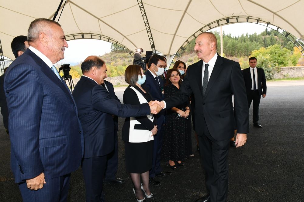 Президент Ильхам Алиев и Первая леди Мехрибан Алиева встретились с представителями общественности Зангилана (ФОТО/ВИДЕО)