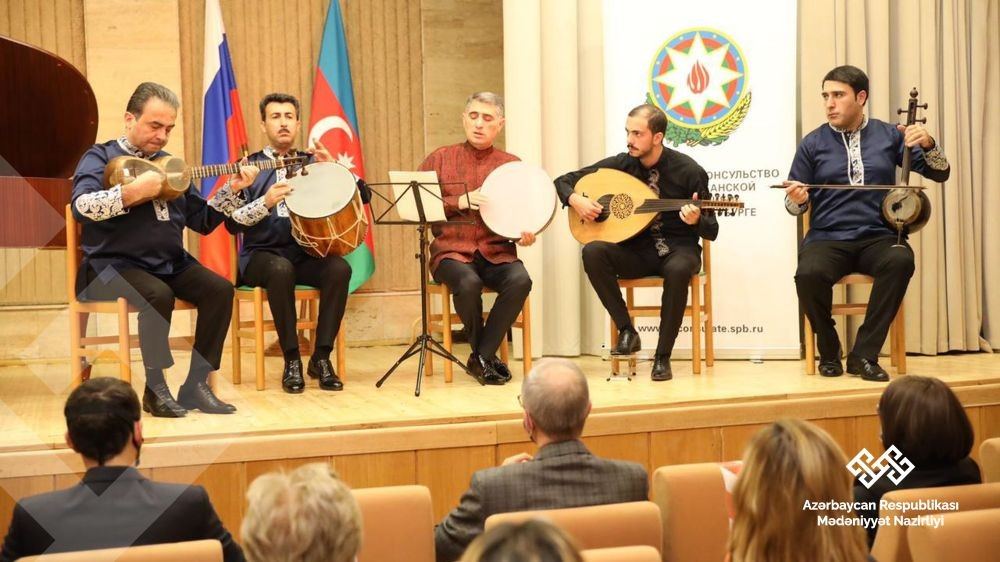 Из Баку в Санкт-Петербург - "Почувствуй слово Низами" (ФОТО)