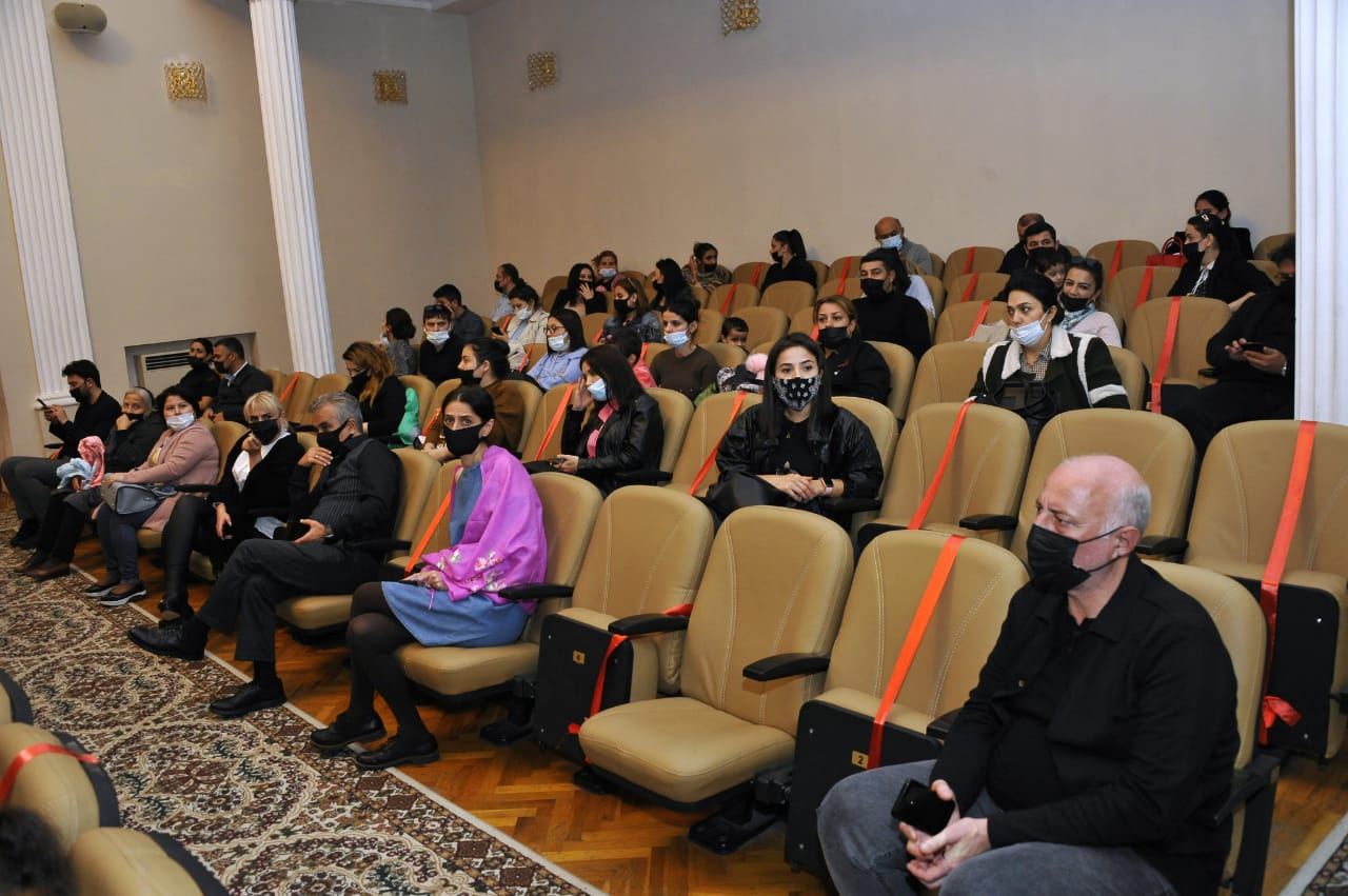 Однажды в Баку… Жизнь состоит только из того, чтобы есть, спать и бессмысленно проводить время? (ФОТО/ВИДЕО)