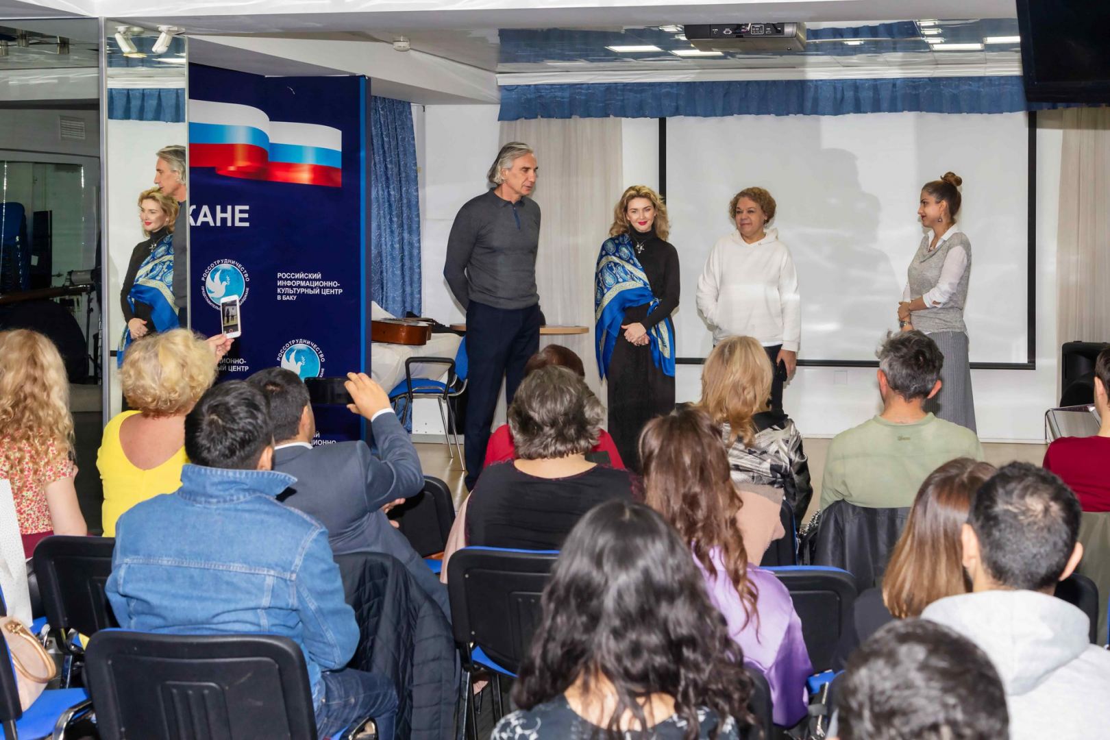 В Баку прошли Дни татарского кино - борьба муллы, любовь с первого взгляда и белая ворона (ФОТО)