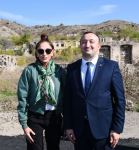 Президент Ильхам Алиев и Первая леди Мехрибан Алиева встретились с представителями общественности Губадлинского района (ФОТО/ВИДЕО)