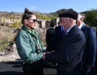 Президент Ильхам Алиев и Первая леди Мехрибан Алиева встретились с представителями общественности Губадлинского района (ФОТО/ВИДЕО)
