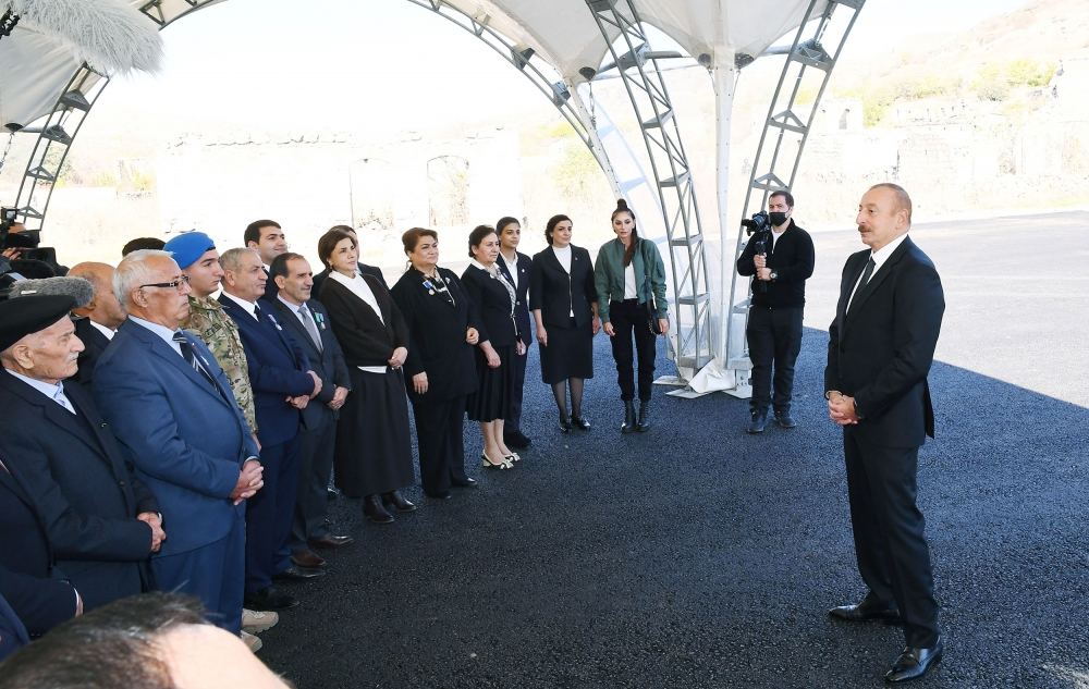 Президент Ильхам Алиев и Первая леди Мехрибан Алиева встретились с представителями общественности Губадлинского района (ФОТО/ВИДЕО)