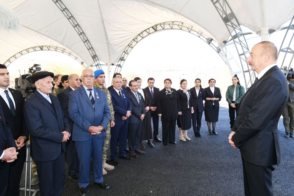 Президент Ильхам Алиев и Первая леди Мехрибан Алиева встретились с представителями общественности Губадлинского района (ФОТО/ВИДЕО)