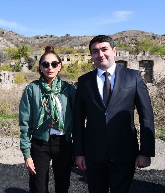 Президент Ильхам Алиев и Первая леди Мехрибан Алиева встретились с представителями общественности Губадлинского района (ФОТО/ВИДЕО)