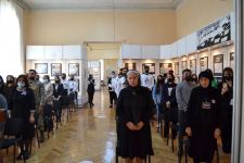 В Баку открылась экспозиция в память о героях и шехидах Карабахской войны (ФОТО)