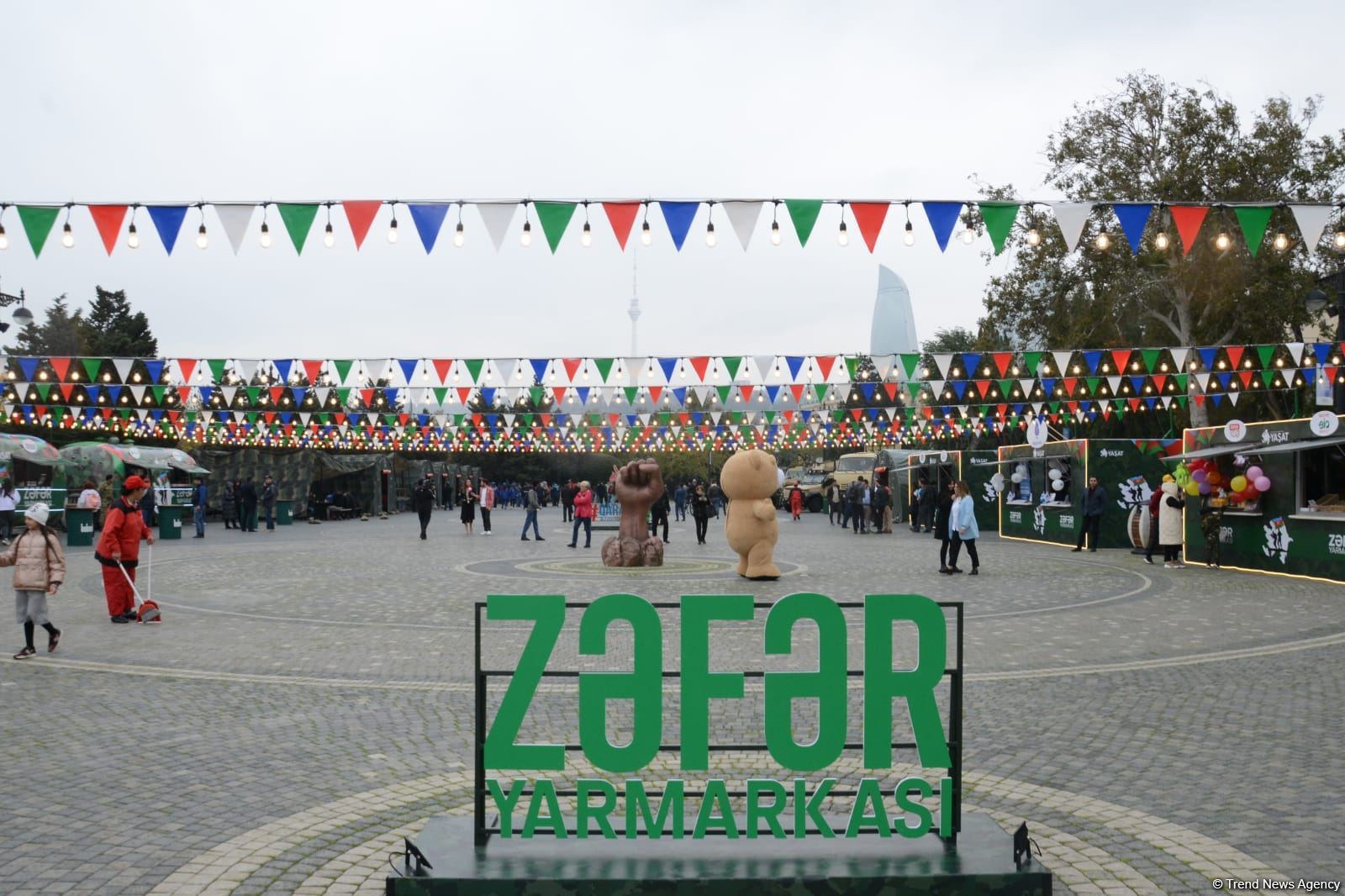 В Баку проходит благотворительная ярмарка Zəfər (ФОТОРЕПОРТАЖ)