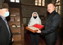 President Ilham Aliyev, First Lady Mehriban Aliyeva view reconstruction work carried out at Badoyun Mosque (FOTO)