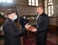 President Ilham Aliyev, First Lady Mehriban Aliyeva view reconstruction work carried out at Badoyun Mosque (FOTO)