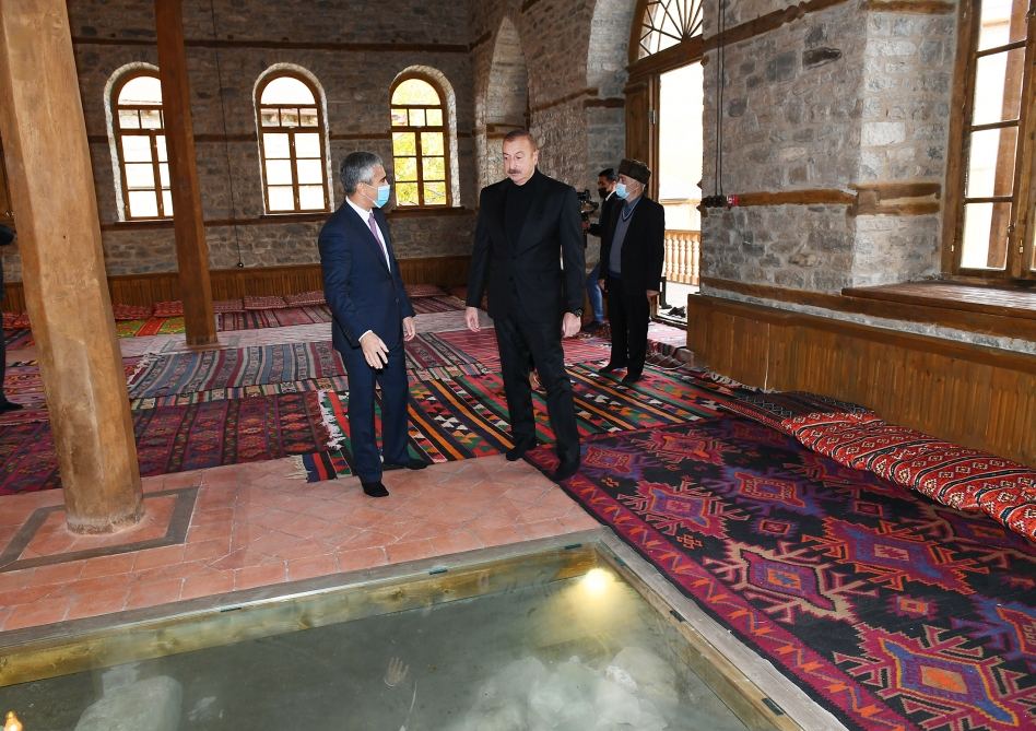 President Ilham Aliyev, First Lady Mehriban Aliyeva view reconstruction work carried out at Badoyun Mosque (FOTO)