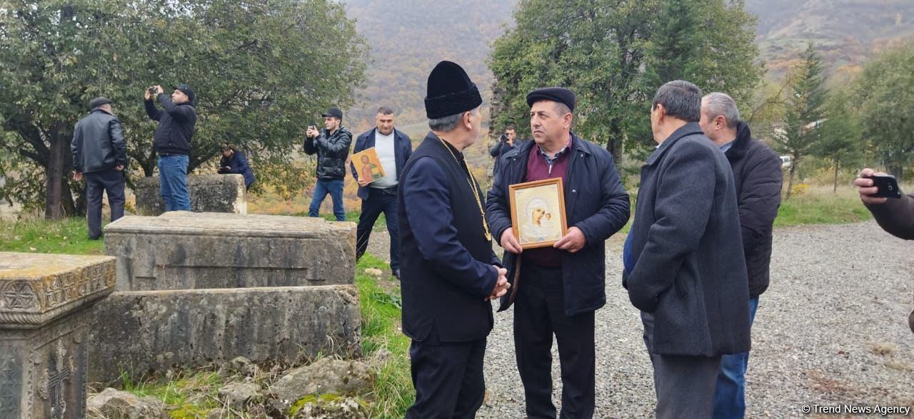 Представители Албано-удинской христианской религиозной общины посетили село Чинарлы Ходжавендского района (ФОТО)