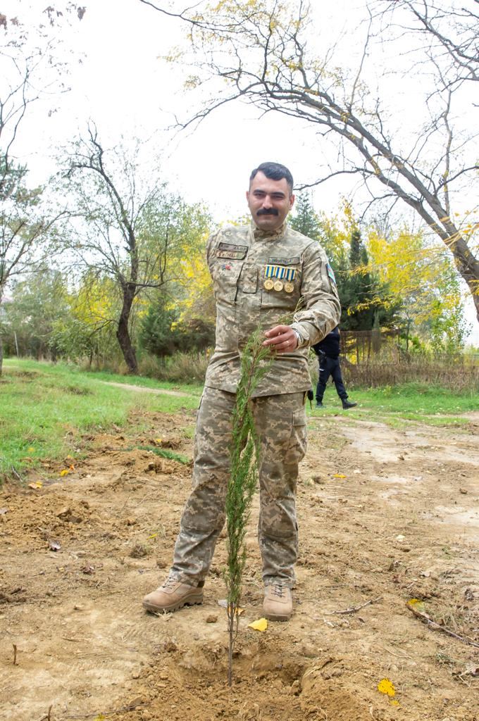 Общество охраны природы, члены семей шехидов и гази Отечественной войны провели акцию в честь Дня Победы (ФОТО)