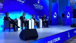 В рамках VIII Глобального Бакинского форума проводятся очередные панельные дискуссии (ФОТО)