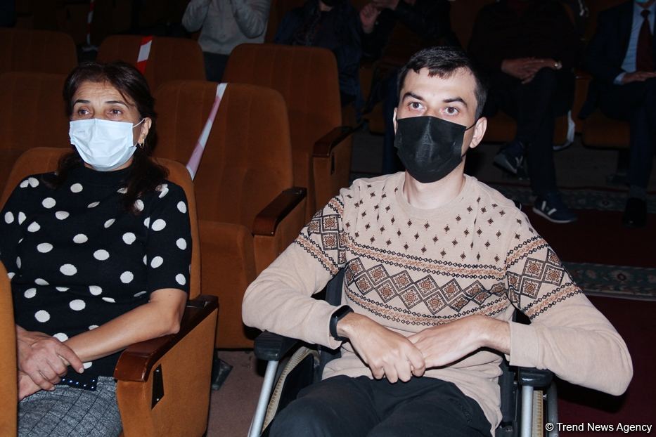 Оригинальная премьера в Баку! Четыре актрисы играют один образ, или Любовь к герою Отечественной войны (ФОТО)