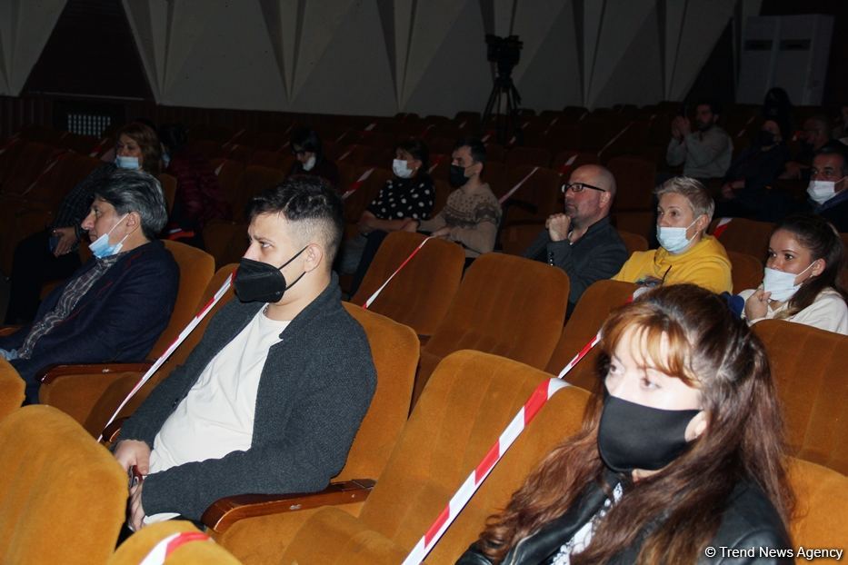 Оригинальная премьера в Баку! Четыре актрисы играют один образ, или Любовь к герою Отечественной войны (ФОТО)
