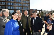 Президент Ильхам Алиев и Первая леди Мехрибан Алиева побеседовали с участниками VIII Глобального Бакинского форума, совершившими поездку в Шушу (ФОТО/ВИДЕО)