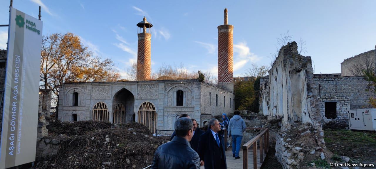 Participants of VIII Global Forum visit Ashagi Govkhar Agha mosque in Azerbaijan's Shusha (PHOTO)