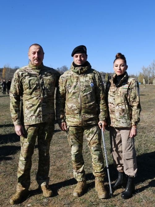 Президент Азербайджана, Верховный главнокомандующий Вооруженными силами Ильхам Алиев выступил перед военнослужащими в Шуше (ФОТО/ВИДЕО)