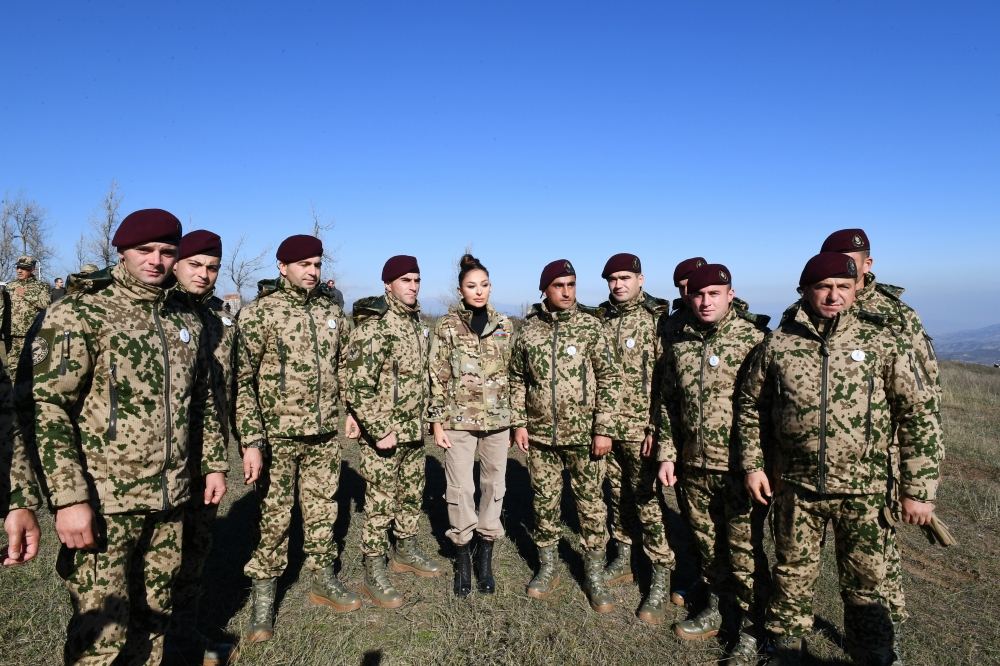Президент Азербайджана, Верховный главнокомандующий Вооруженными силами Ильхам Алиев выступил перед военнослужащими в Шуше (ФОТО/ВИДЕО)