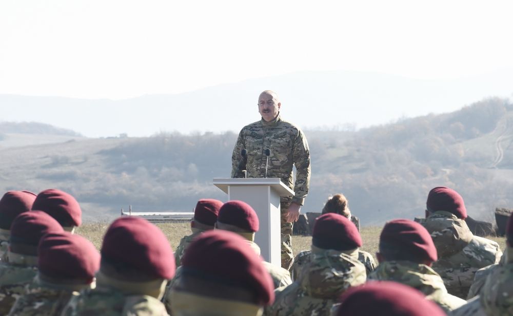 Президент Азербайджана, Верховный главнокомандующий Вооруженными силами Ильхам Алиев выступил перед военнослужащими в Шуше (ФОТО/ВИДЕО)