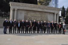 Представители IBF и MÜSİAD посетили Аллею шехидов в Баку (ФОТО)