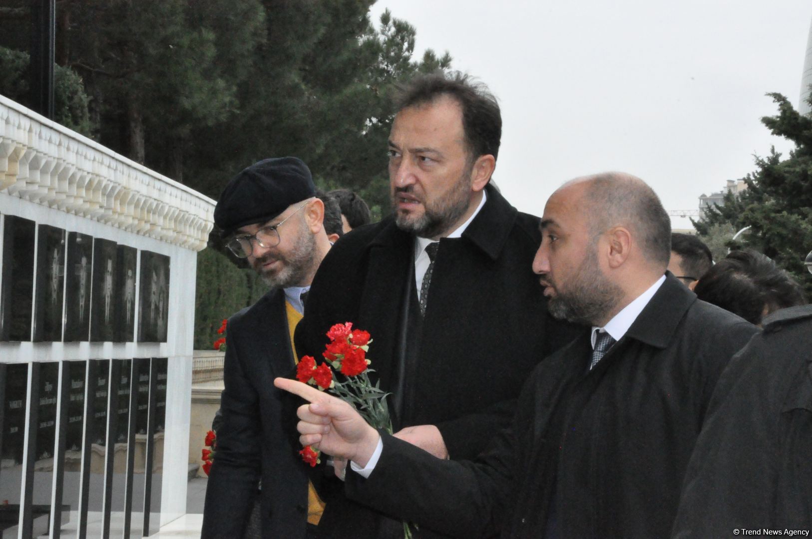 Представители IBF и MÜSİAD посетили Аллею шехидов в Баку (ФОТО)