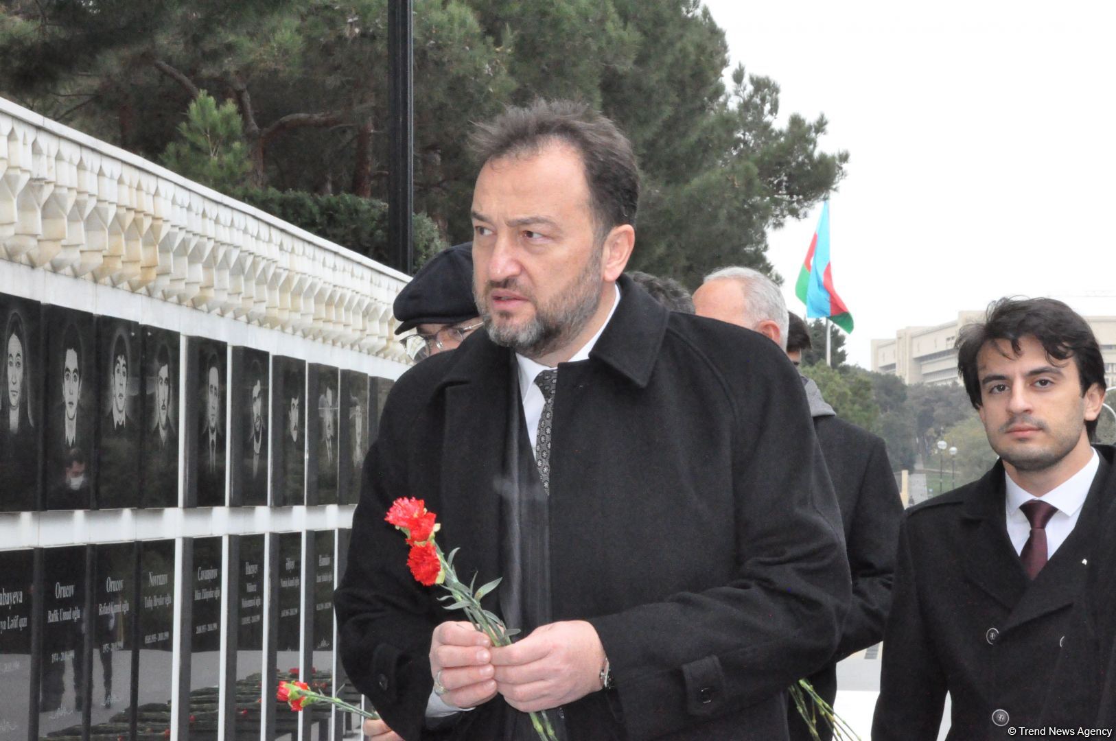 Представители IBF и MÜSİAD посетили Аллею шехидов в Баку (ФОТО)
