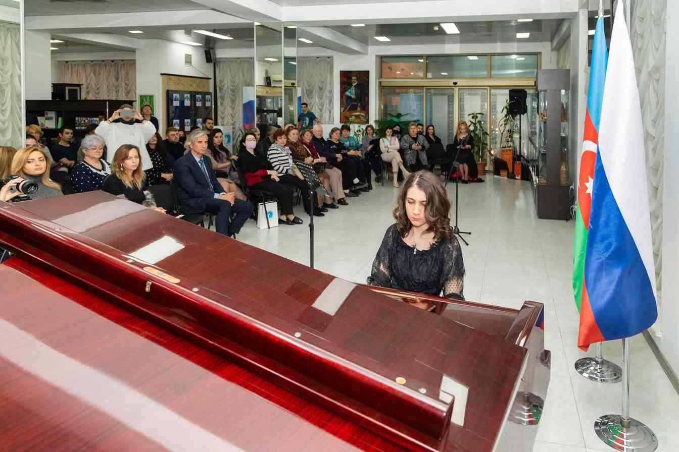 Одним ноябрьским вечером в Баку в атмосфере классической музыки (ВИДЕО, ФОТО)
