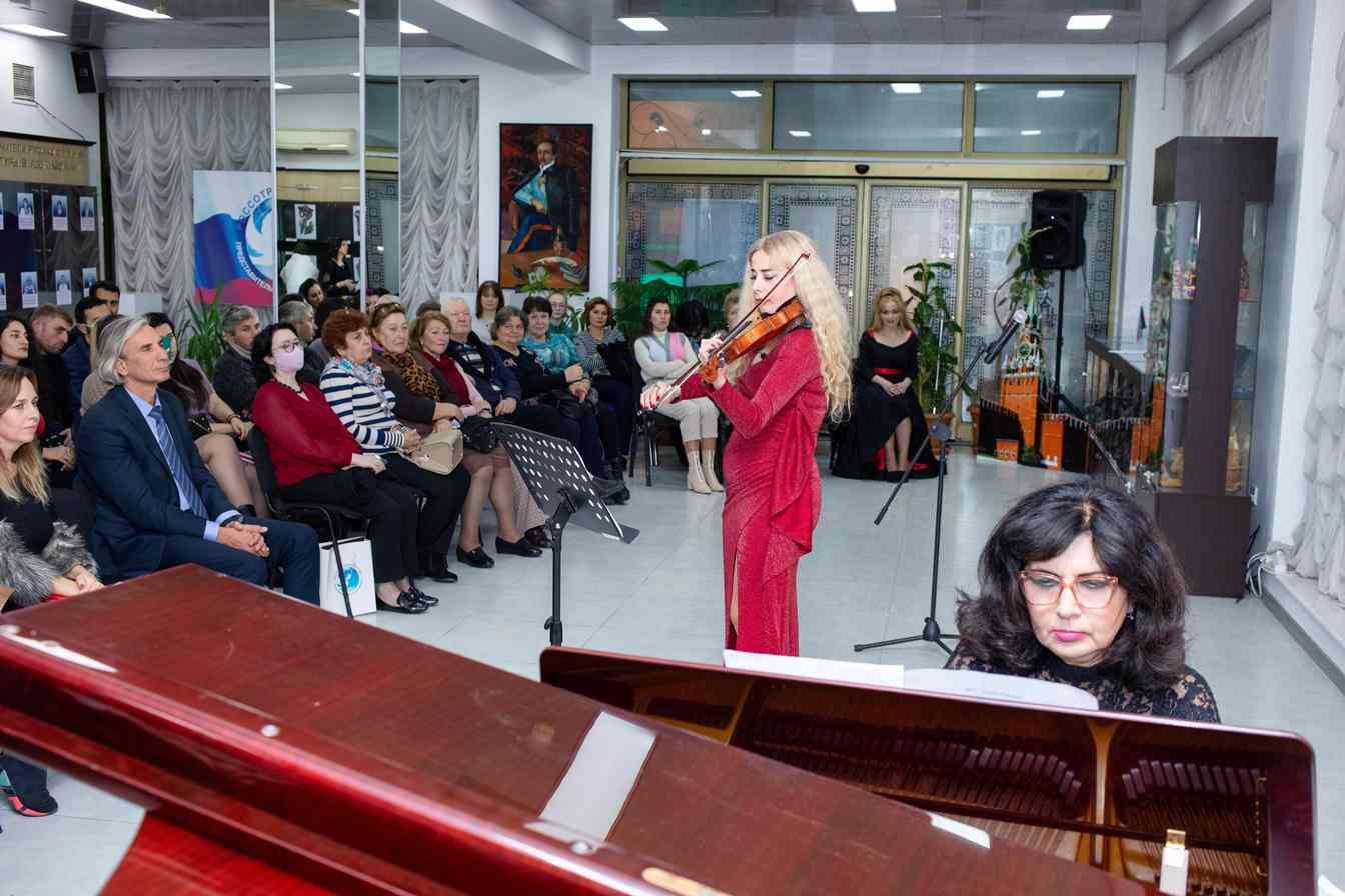 Одним ноябрьским вечером в Баку в атмосфере классической музыки (ВИДЕО, ФОТО)