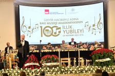 Кульминация юбилейного торжества Бакинской музыкальной академии - грандиозный концерт, россыпь цветов, большой торт и овации! (ВИДЕО, ФОТО)
