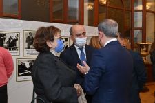 Кульминация юбилейного торжества Бакинской музыкальной академии - грандиозный концерт, россыпь цветов, большой торт и овации! (ВИДЕО, ФОТО)
