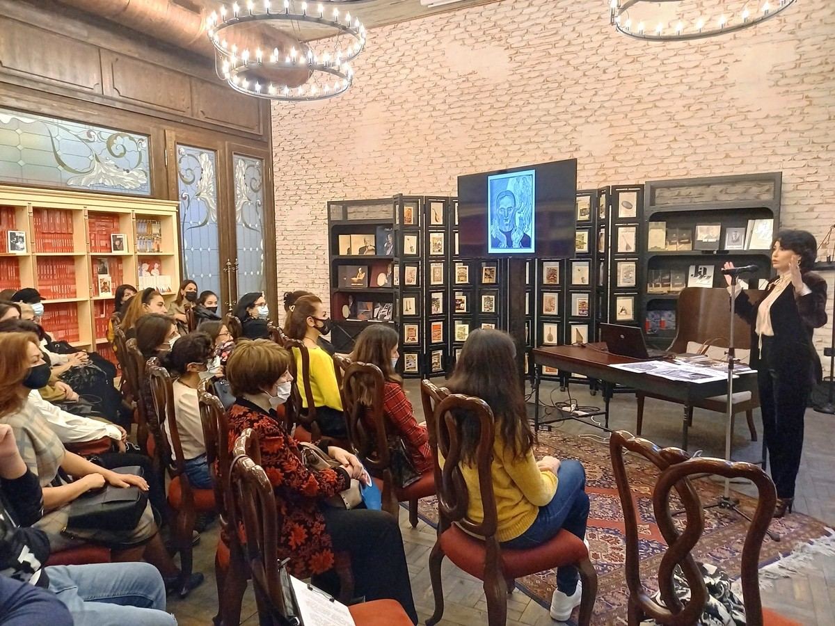В Баку представлены уникальные произведения московского коллекционера (ФОТО)