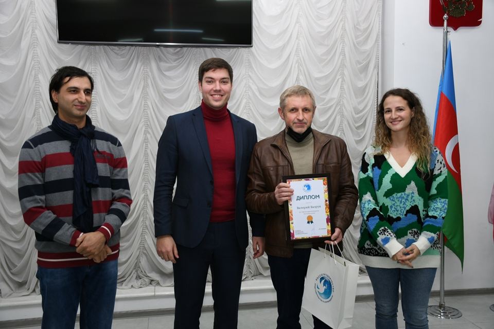 В Баку открылась фотовыставка и прошла церемония награждения конкурса "Золотая осень" (ФОТО)